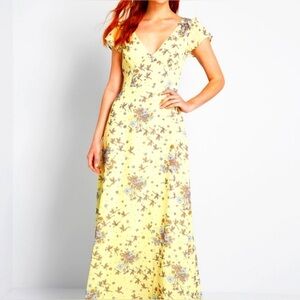 NWT ModCloth Your Flowing Places Maxi Dress Yellow Dragonfly print size 4